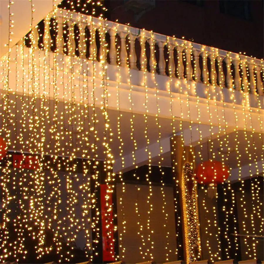 Curtain Christmas Lights featuring 8 Modes Control